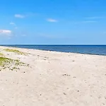 10 Person In