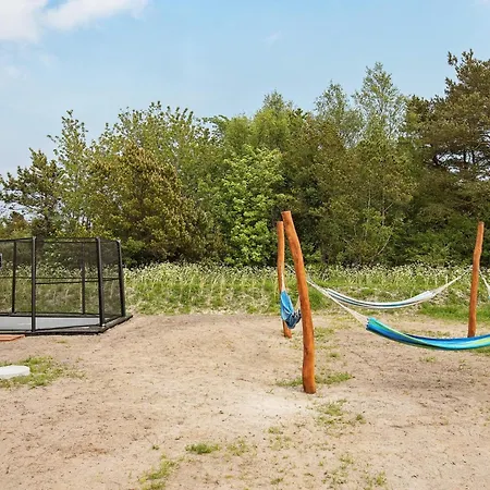 10 Person In Себю