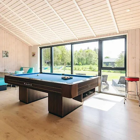 10 Person In Sæby