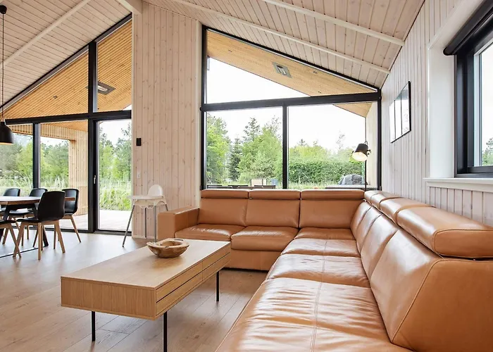 10 Person In * Sæby