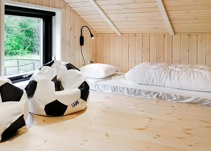 10 Person In * Sæby